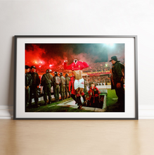 Charger l&#39;image dans la galerie, Paul Ince rentre dans l&#39;enfer du stade de Galatasaray, 1993