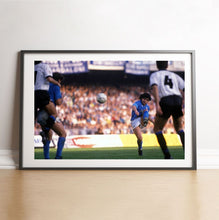 Charger l&#39;image dans la galerie, Diego Maradona au coup franc, Napoli 1989