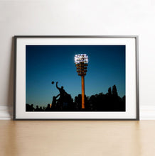 Charger l&#39;image dans la galerie, Touche de rugby dans la nuit, 2014